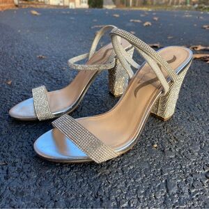 590 Elegant Silver Strappy Heels